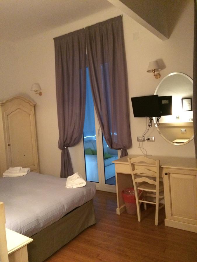 Marinella 3*